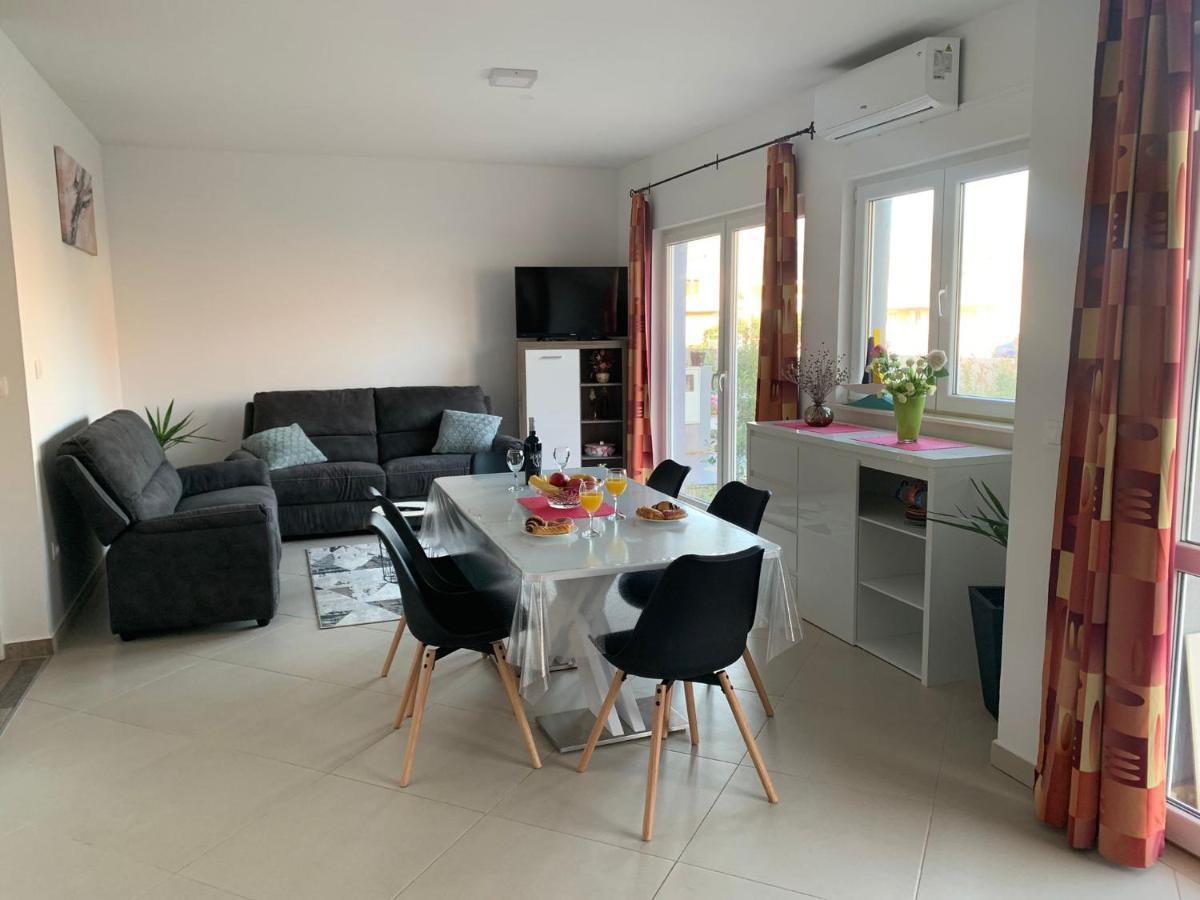 Zig-Zag Apartment มลินี ภายนอก รูปภาพ
